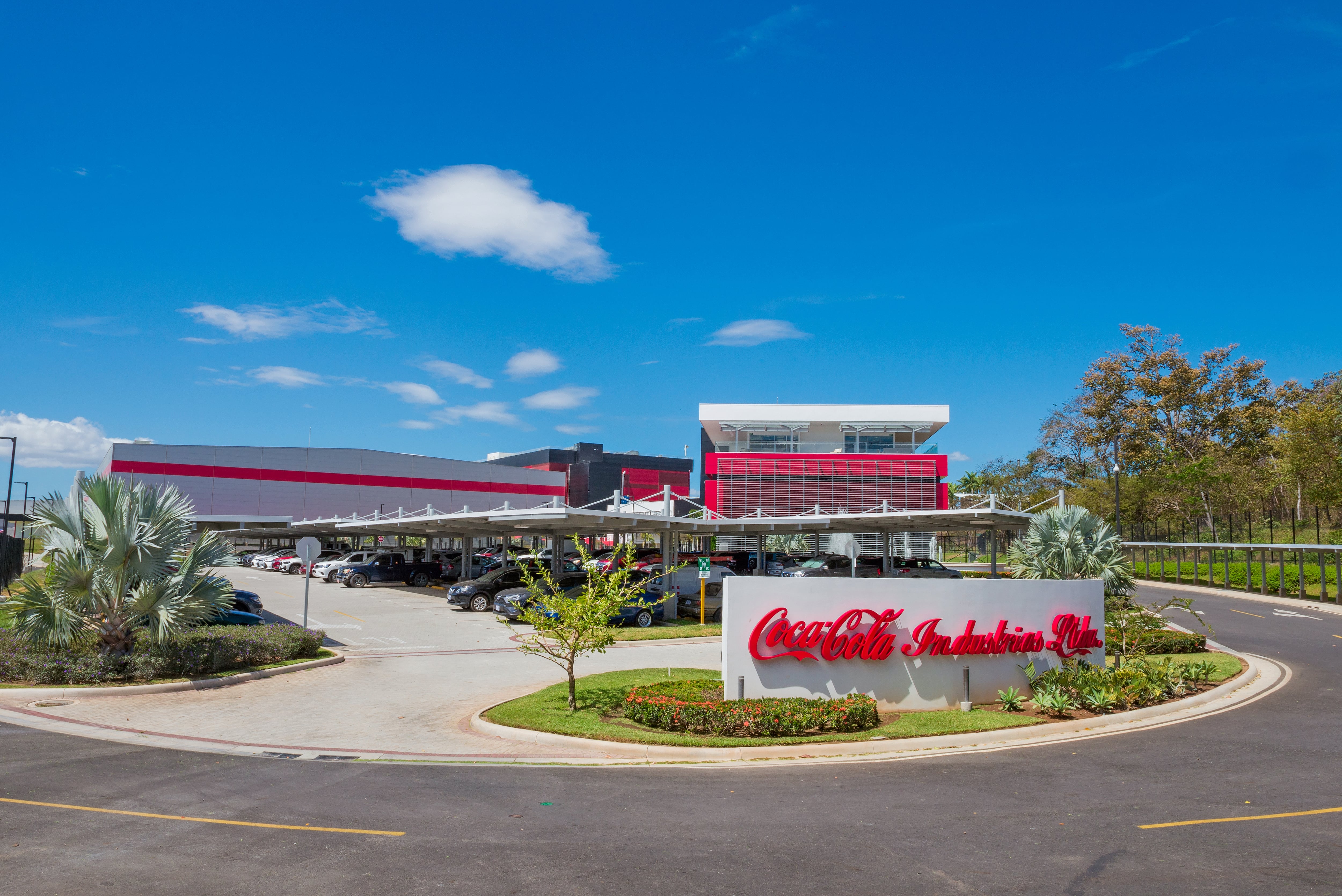 La planta de concentrados de Coca-Cola Industrias, en Liberia, Guanacaste, es la más moderna de las 18 que tiene la firma en el mundo. En la instalación de esa provincia trabajan 130 personas. Foto: Cortesía