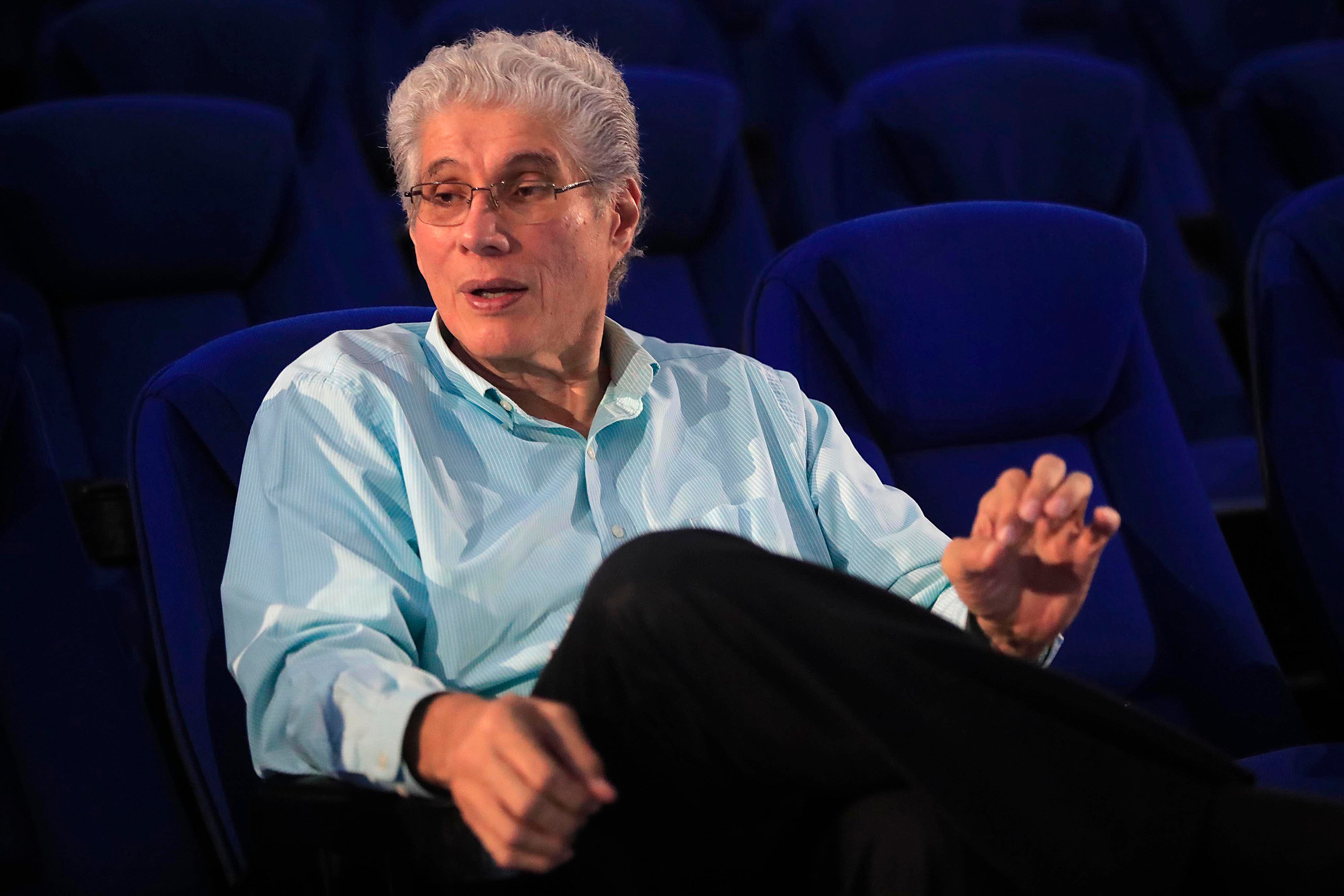 18/10/2023 San José. Luis Carcheri Schwartz, propietario de Cine Magaly.