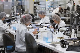 Manufactura en zonas francas modera su dinamismo tras el histórico “boom” de los dispositivos médicos