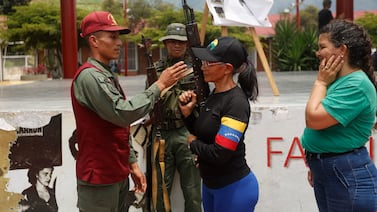 Venezuela entrena militarmente a civiles mientras Trump lanza nuevas amenazas