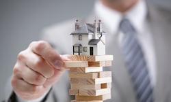 Sistema financiero de Costa Rica es estable, pero enfrenta la desaceleración en rentabilidad, advierte estudio de la Academia de Centroamérica