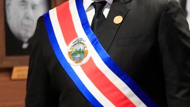 ¿Realmente es posible destituir a un presidente en Costa Rica? Esto dice la ley