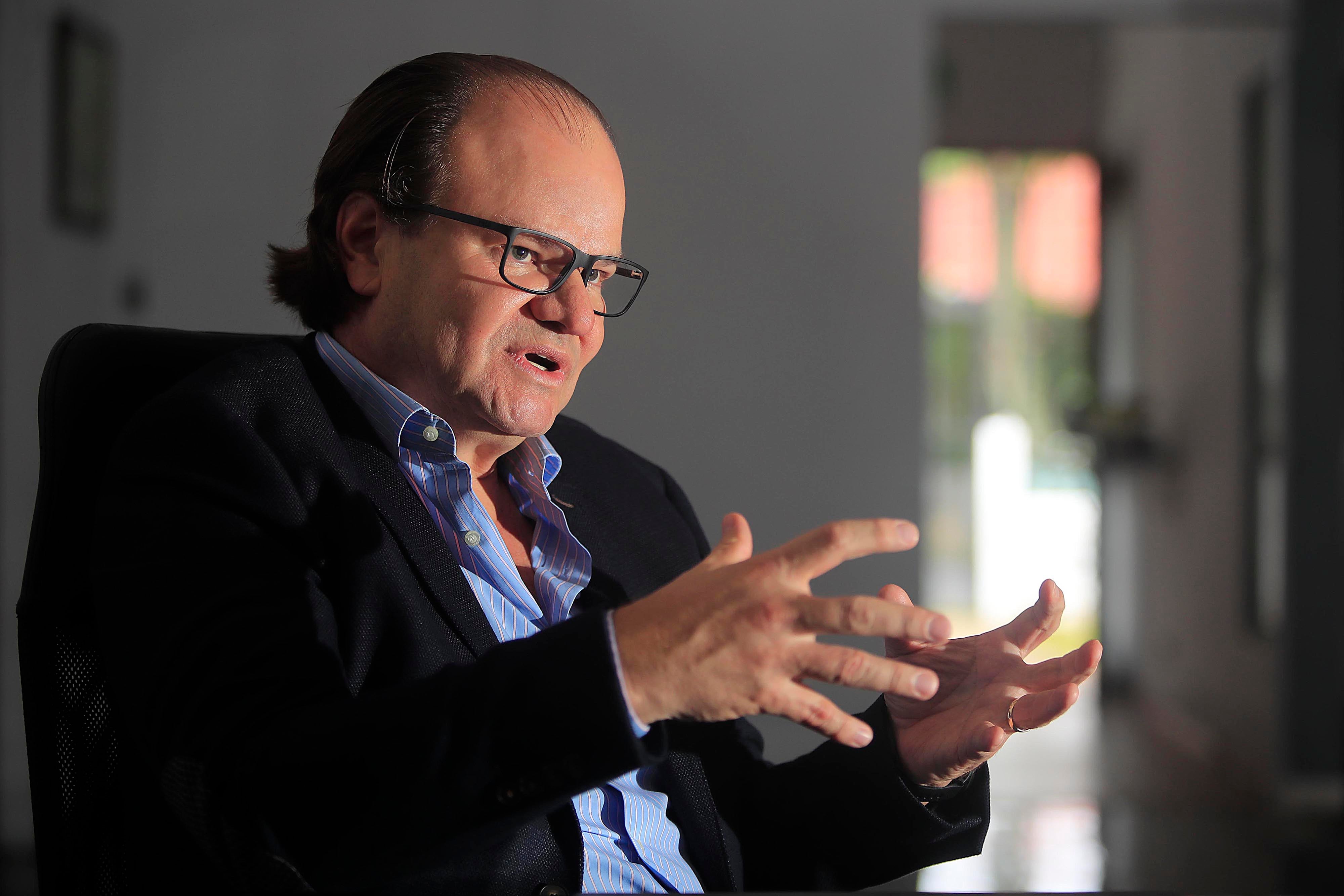 23/08/2023 San Pedro. Semblanza de Elian Villegas, exministro de Hacienda, quien rememoró sus años de infancia y juventud. Además, contó cuáles fueron los momentos más difíciles que enfrentó durante su gestión como miembro del gobierno anterior y cómo vive sus días retirado de la función pública.