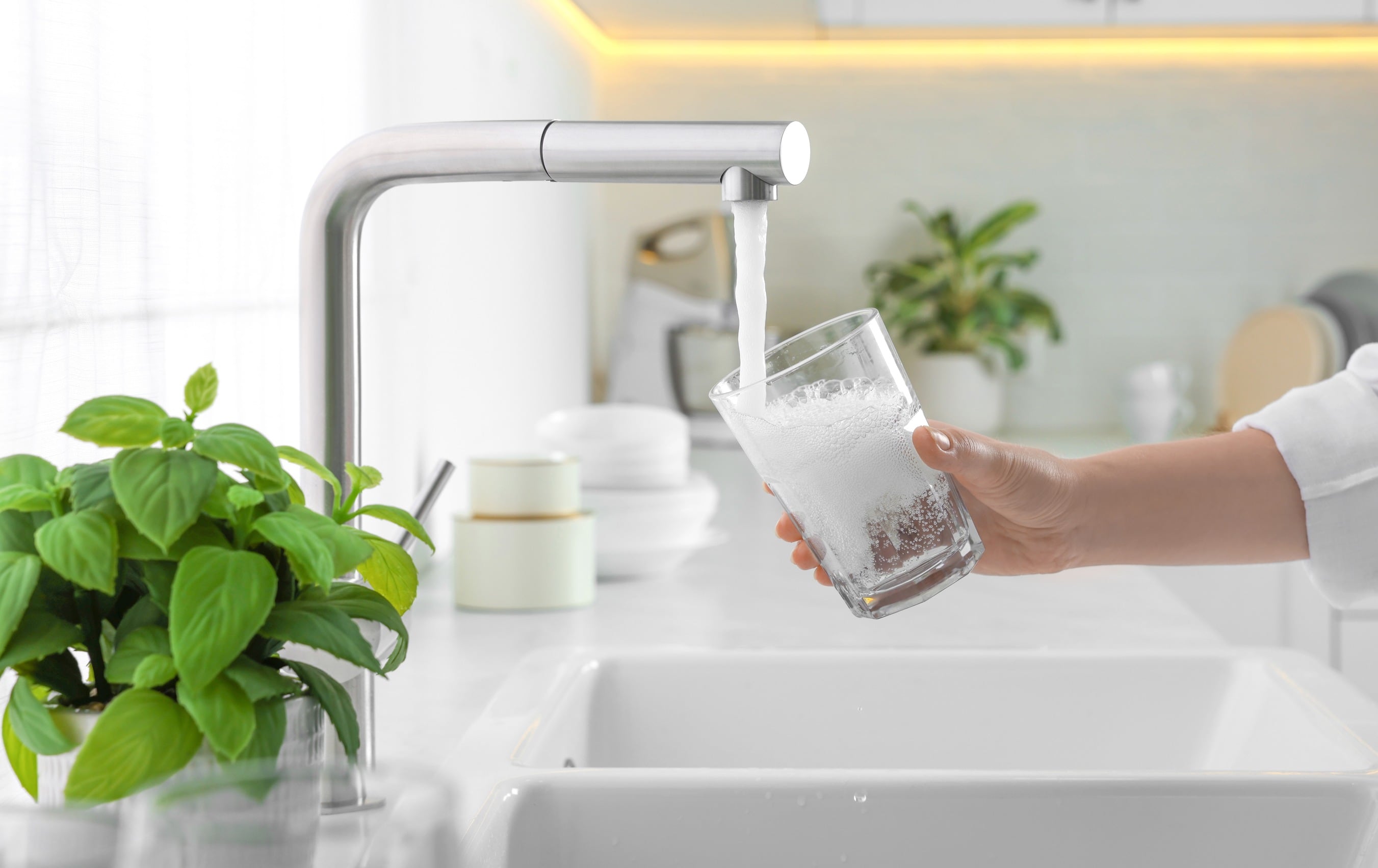 La forma en que se mide y factura el servicio de agua potable para quienes residen en condominios cambiará debido a un ajuste en la medición del consumo aprobado por la Autoridad Reguladora de los Servicios Públicos (Aresep) y afectará el monto que pagan quienes viven en estos desarrollos habitacionales.
