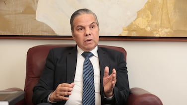 ¿Qué dice Róger Madrigal sobre el incumplimiento de la meta de inflación? Entrevistamos al presidente del Banco Central