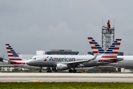 Impacto de bala en avión de American Airlines es investigado por Colombia