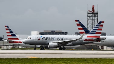 Impacto de bala en avión de American Airlines es investigado por Colombia
