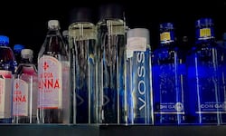 Podcast: Agua embotellada en Costa Rica, importaciones se disparan y la hidratación se vuelve un símbolo de estatus