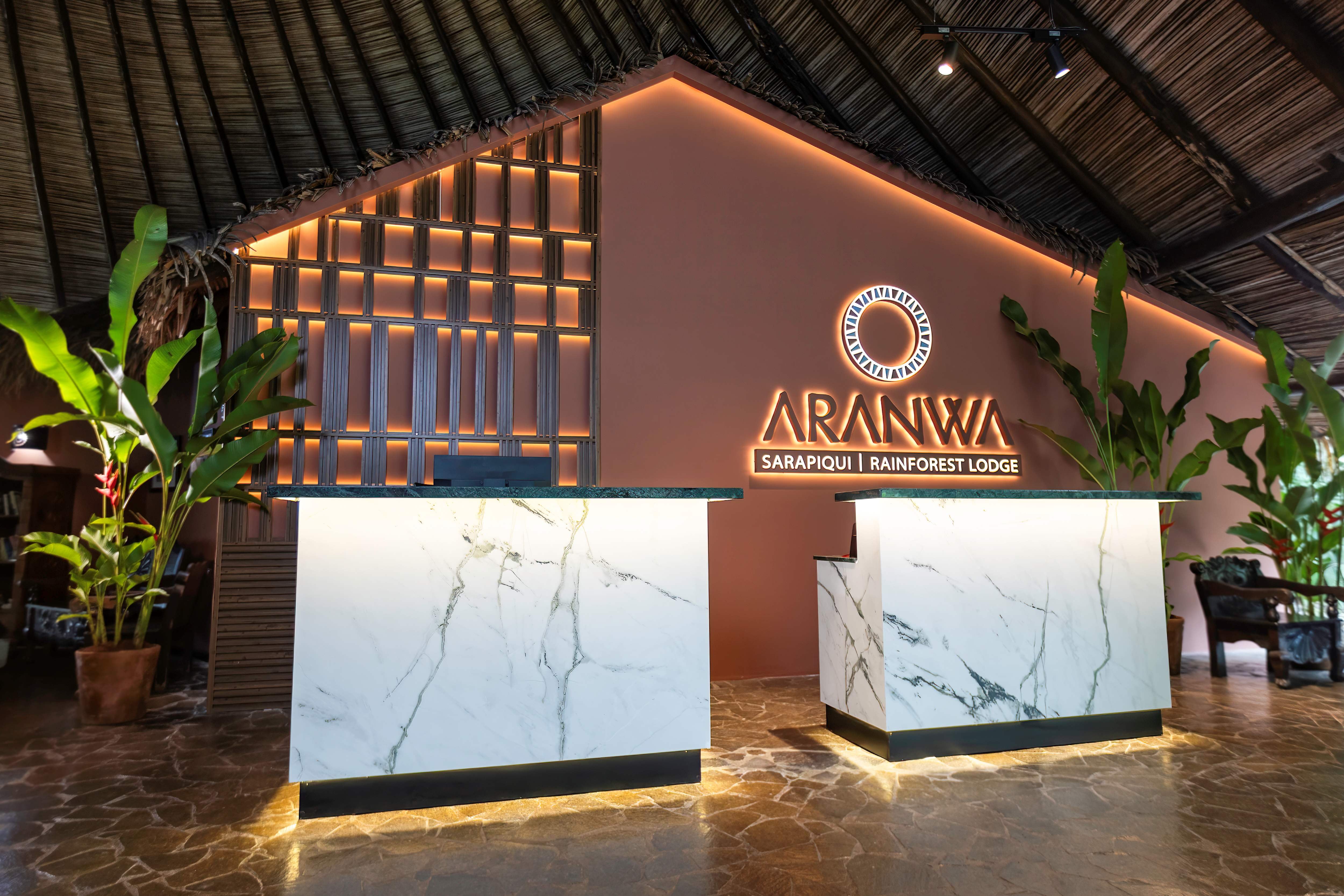 Recepción del Aranwa Sarapiquí Rainforest Lodge en Sarapiquí, Heredia, hotel ecológico adquirido por Aranwa Hoteles como su primera inversión fuera de Perú.