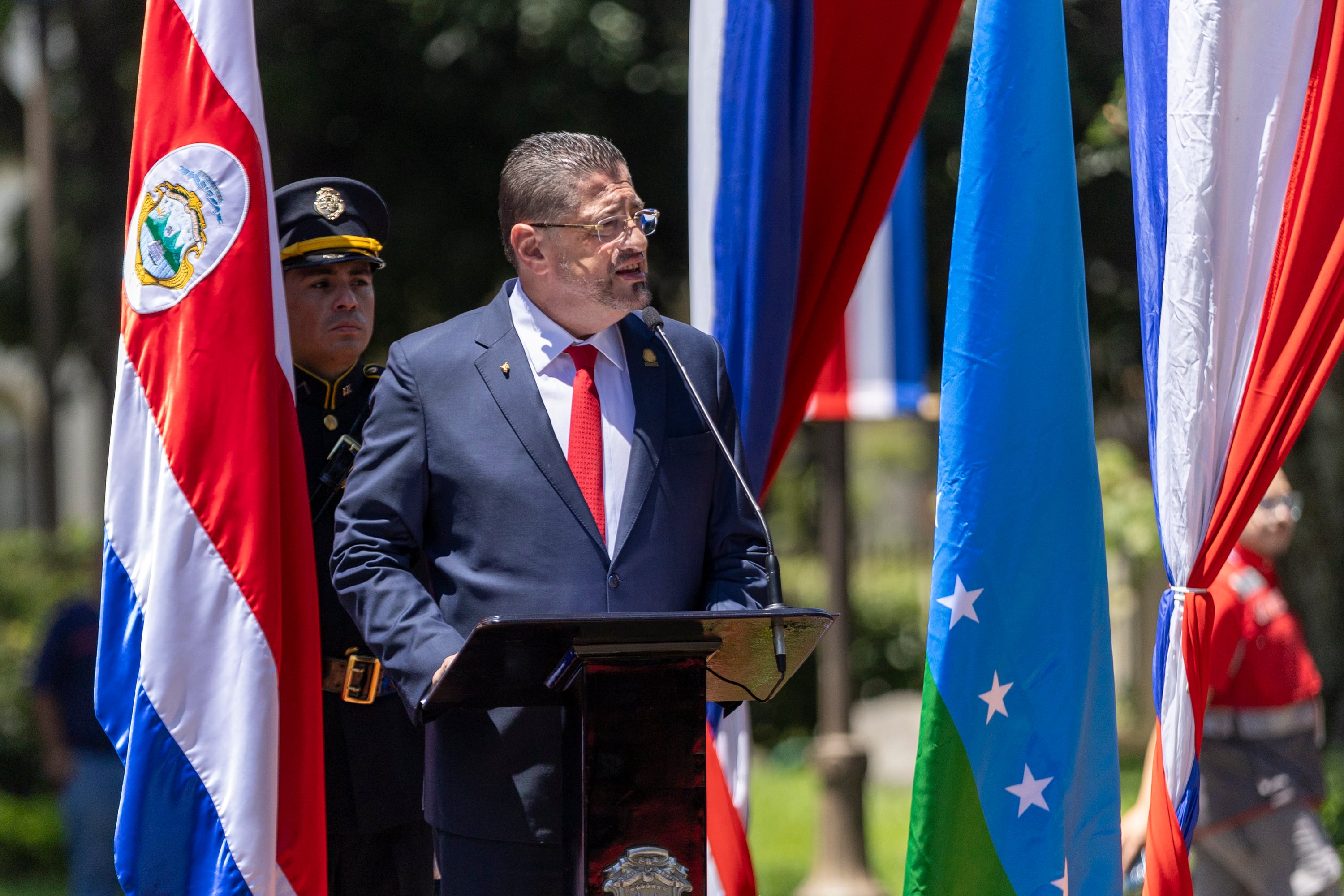 15/09/2024, San José, Paruqe Nacional y Avenida Segunda, celebración del acto cívico de los 203 años de independencia y el desfile de las bandas de las escuelas y colegios de San José, en el acto cívico estuvo el presidente de la república Rodrigo Chaves junto a la primera dama Signe Zeikate, y el alcalde de San José, Luis Diego Miranda, tambien ministros y diputados junto a varios diplomaticos.