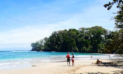 Costa Rica recorta la caída interanual de turismo tras un noviembre positivo