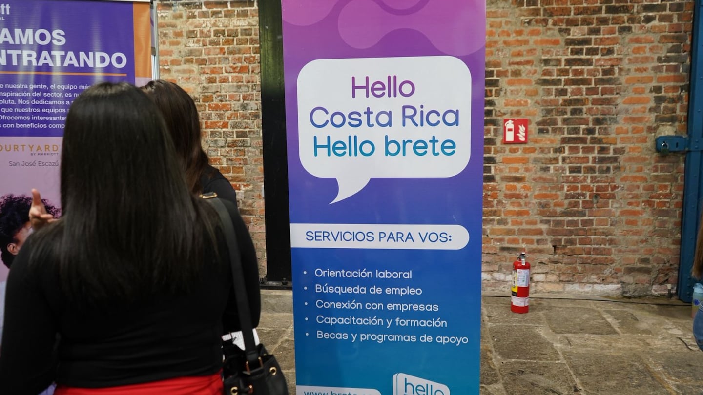 El accidentado camino de Hello Brete: cómo nació la licitación para contratar a Open English y qué pide el contrato del INA