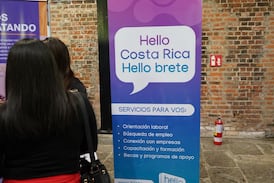 Formulario de ‘Hello Brete’ para beca en Open English genera alertas sobre datos que pide y su gestión