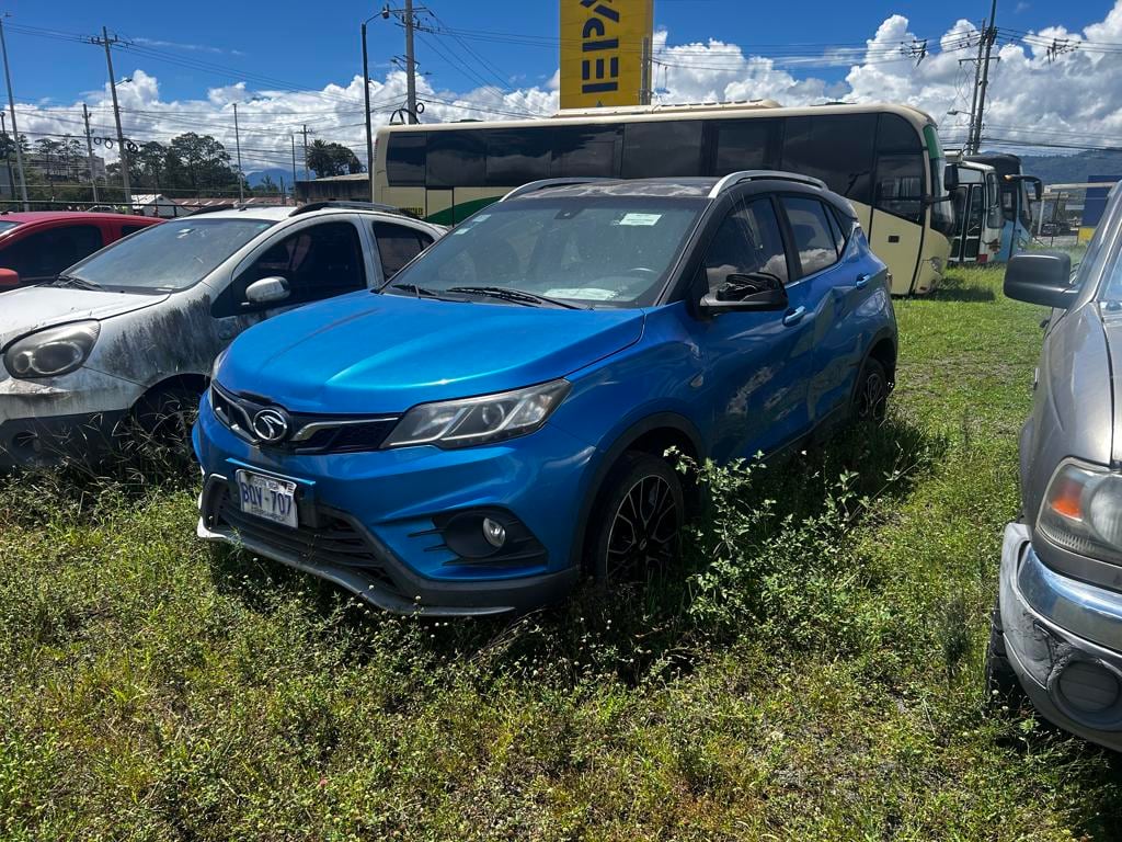 Este Soueast DX3 modelo 2019 cuenta con motor de gasolina de 1.500 cc, transmisión automática y tracción 4x2. Su precio anunciado es de ₡3.845.251,20.