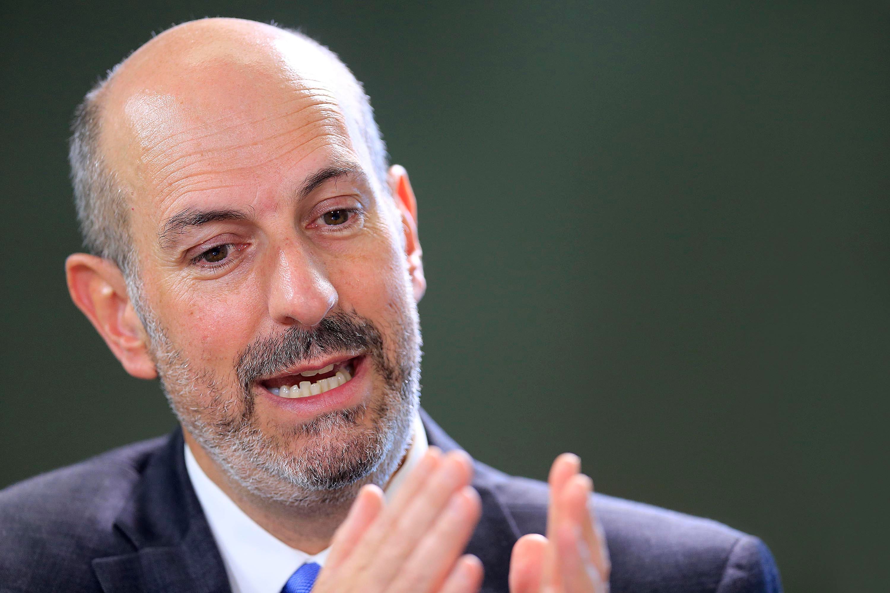 Rodrigo Cubero, economista y expresidente del Banco Central, hablando durante una entrevista.