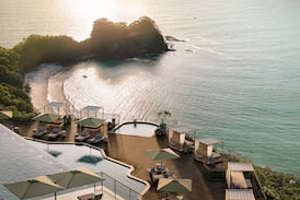 Una noche en este hotel puede superar los $5.000: le contamos cómo es hospedarse en el exclusivo Nekajui, a Ritz-Carlton Reserve
