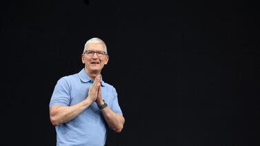 Apple lanza sus costosas gafas Vision Pro en EE. UU.