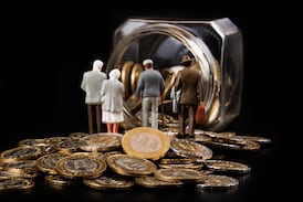 ¿Cómo se debilitó el IVM? Le contamos los hitos y omisiones que comprometen la pensión del futuro