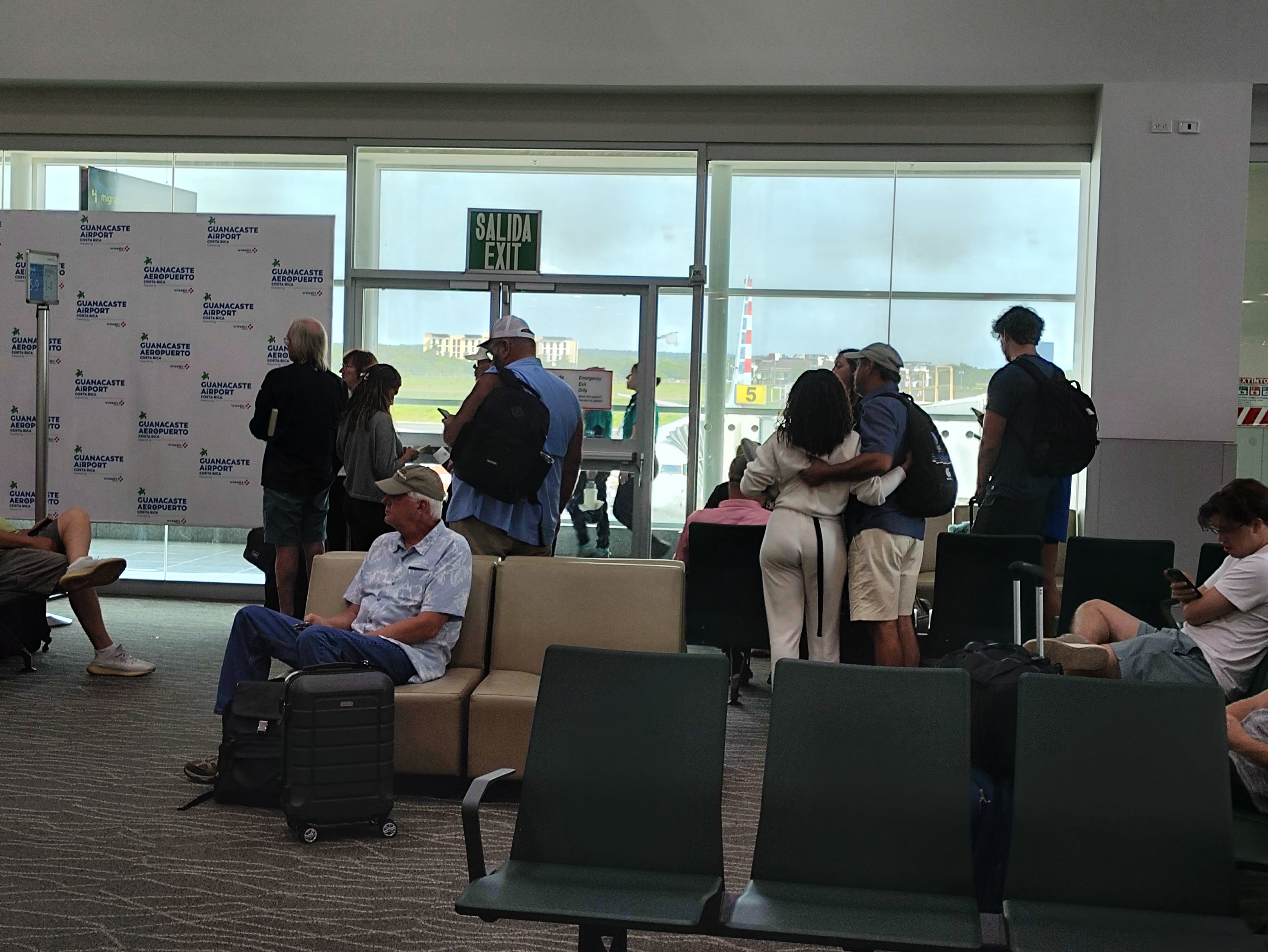 Interior del aeropuerto Internacional Daniel Oduber, en Liberia, Guanacaste.