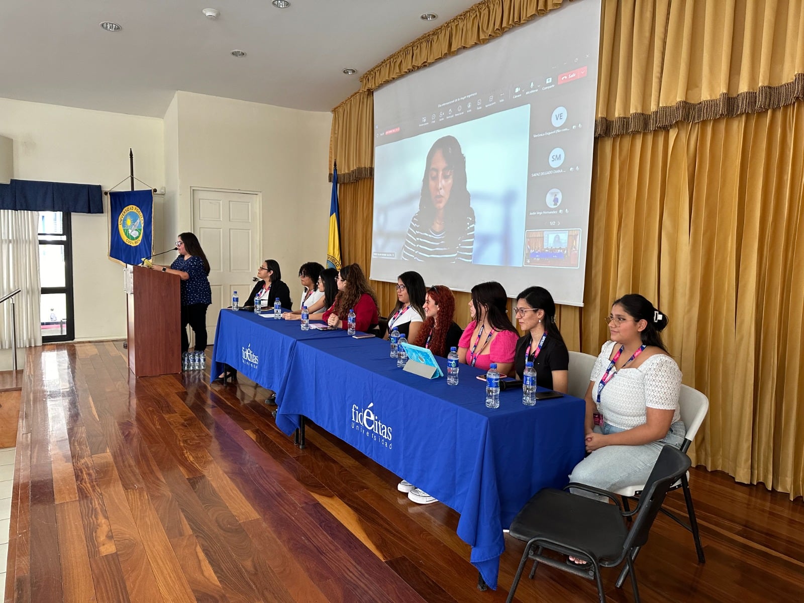 En la actividad para dar a conocer el Programa Steminist en Semiconductores entre Intel y U Fidélitas, participaron mujeres profesionales y estudiantes de distintas ingenierías. Algunas se conectaron de manera remota porque están estudiando en otros países.