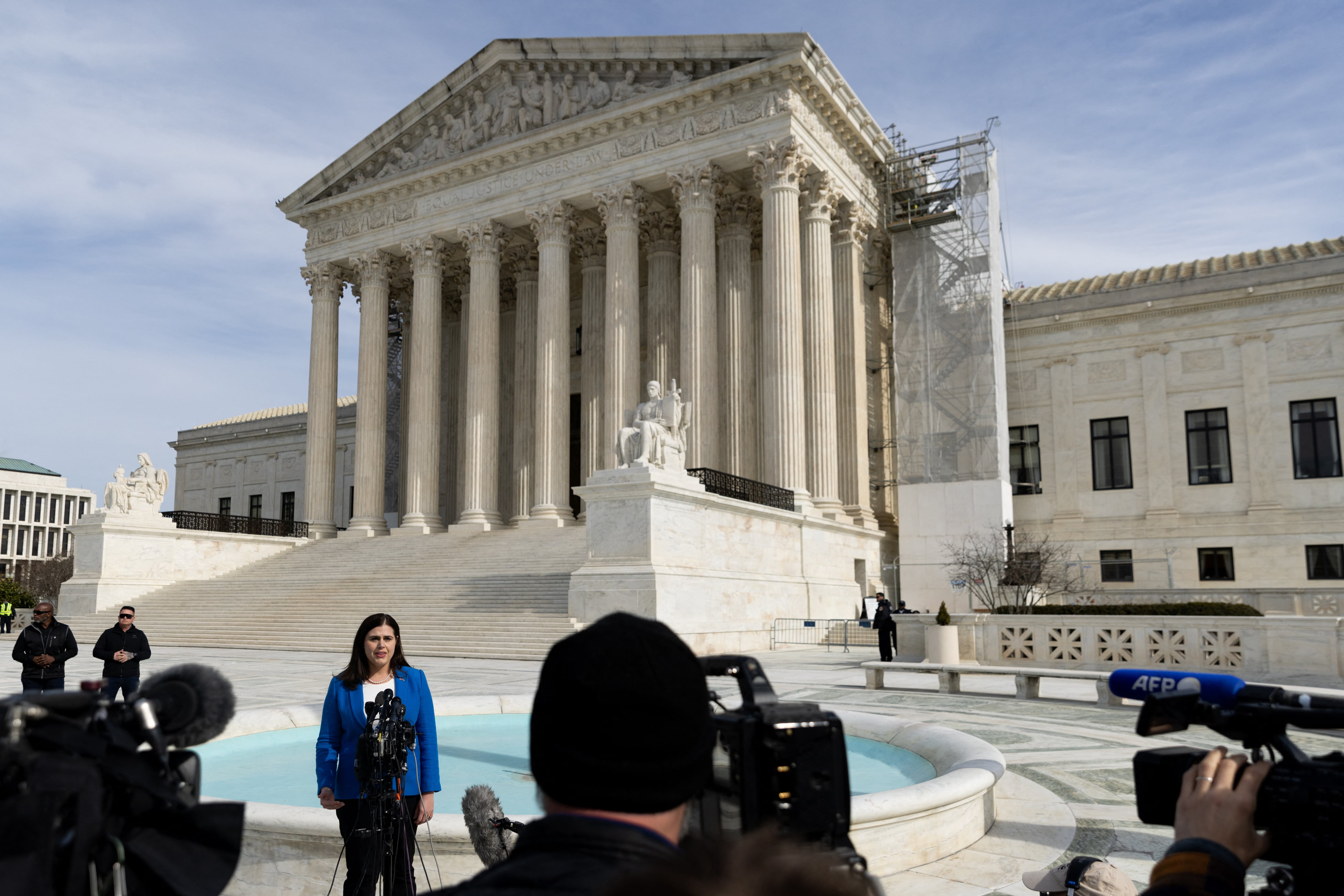 El tribunal escuchó argumentos orales en un caso sobre si el expresidente Trump puede o no permanecer en la boleta electoral en Colorado para las elecciones presidenciales de 2024.