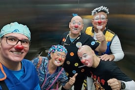 “Mantequilla” y “Payasos con propósito”: así llevan alegría a pacientes de quimioterapia en Costa Rica