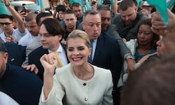 ¿Quiénes compraron bonos del partido de Laura Fernández en diciembre? Vea la lista completa, una sola persona compró casi ₡100 millones