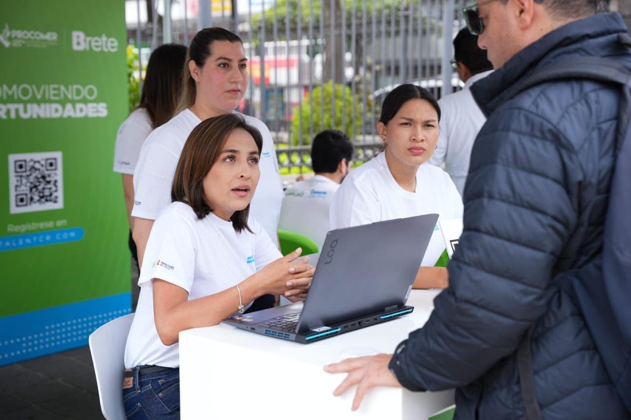 Estudiantes, pasantes y personas en busca de trabajo podrán recibir apoyo en currículum, entrevistas e inglés.