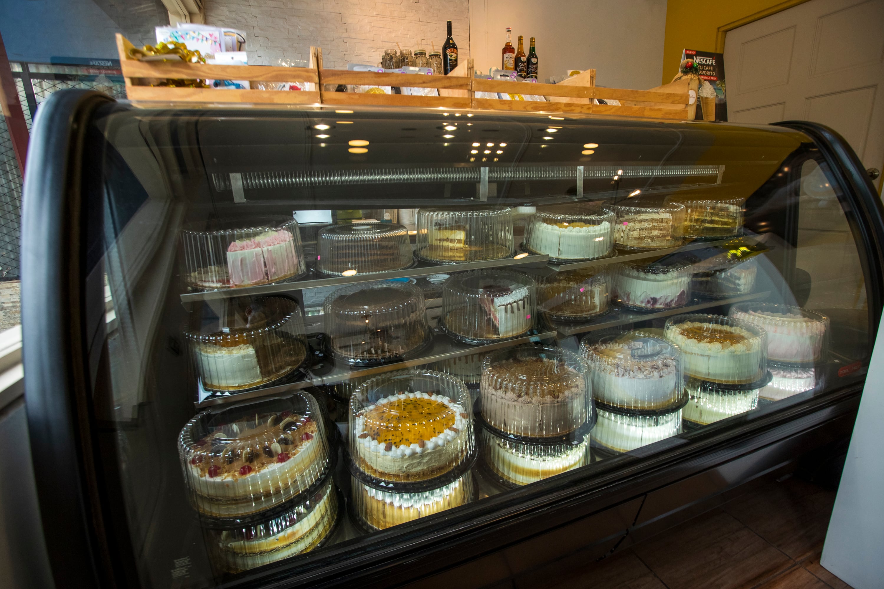 3010/2023, Heredia, Belén, entrevista con María José Rodríguez y Jorge López, creadores de Praliné, una distribuidora de queques y panadería.