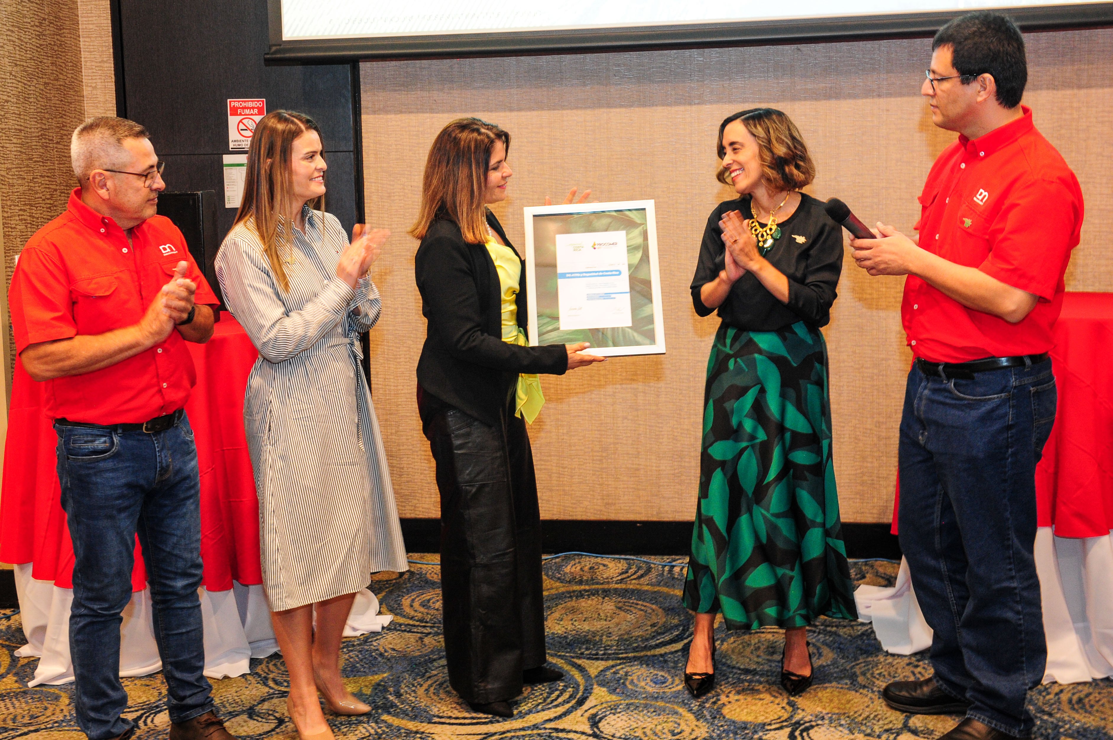Diebold Nixdorf recibe certificación ESENCIAL Costa Rica