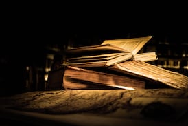 ¿Por qué las empresas de inteligencia artificial están comprando millones de libros?
