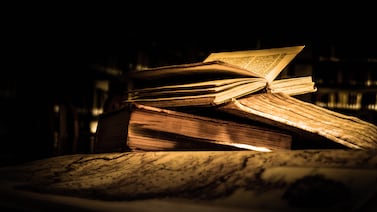 ¿Por qué las empresas de inteligencia artificial están comprando millones de libros?