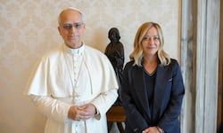 Una populista europea defiende a un papa estadounidense