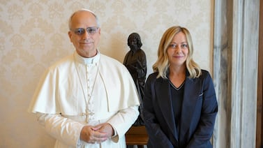 Una populista europea defiende a un papa estadounidense