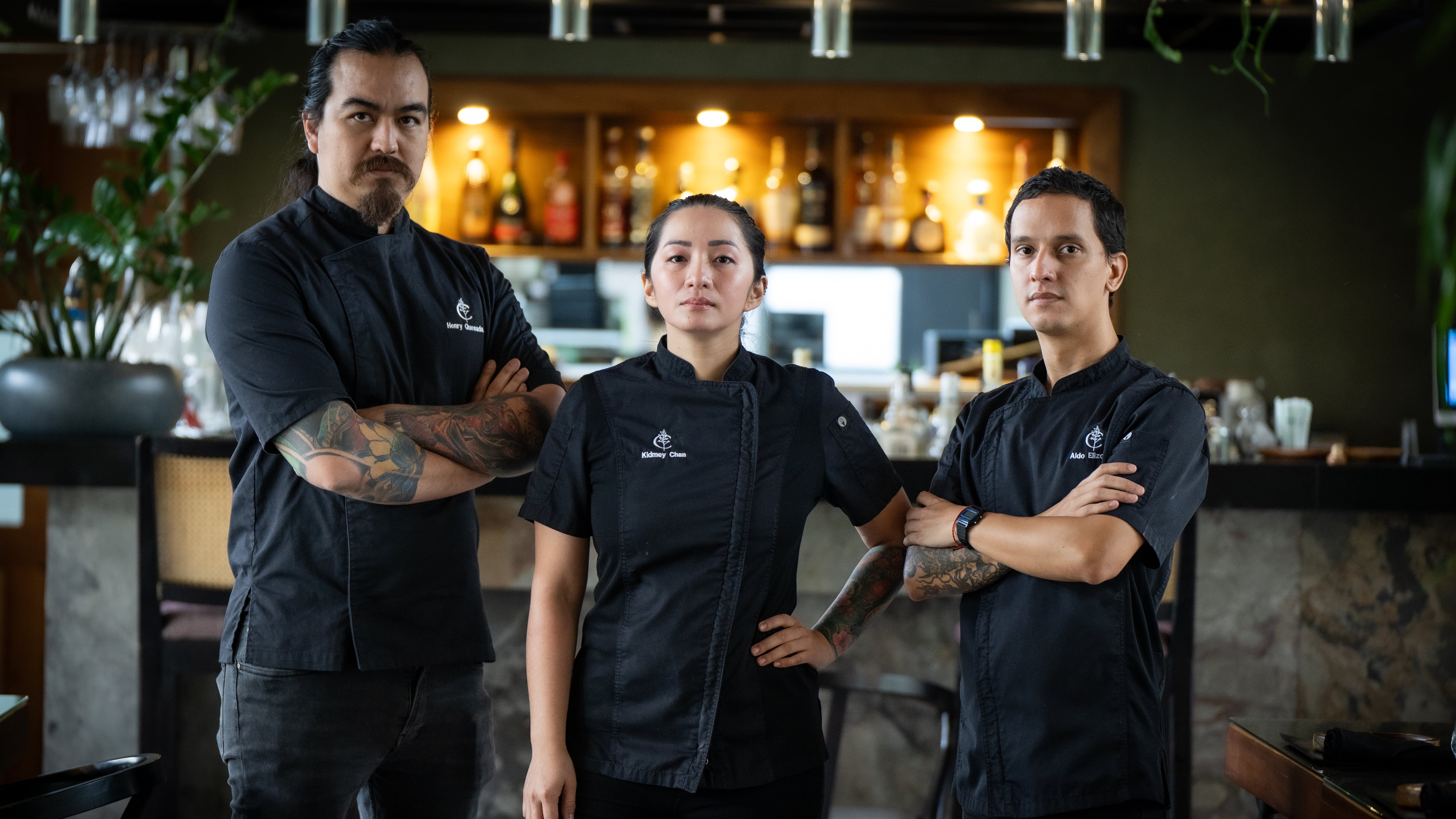 Henry Quesada, Kid Mey Chan y Aldo Elizondo, chefs de Conservatorium, restaurante costarricense destacado entre los mejores restaurantes de Latinoamérica