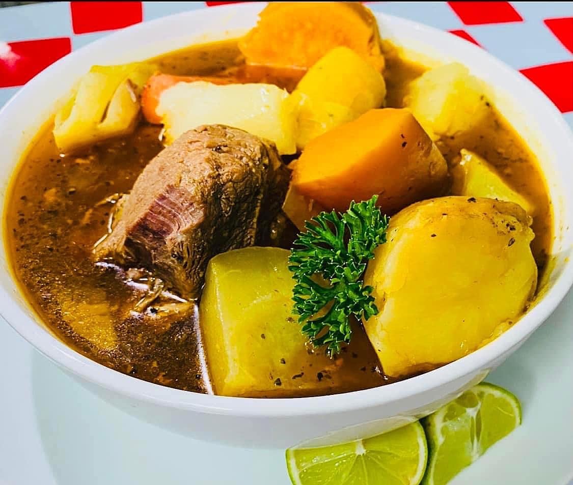 Soledad Gomero Marín, costarricense que nació en Zarcero, tiene un restaurante de comida tica en Nueva Jersey, Estados Unidos