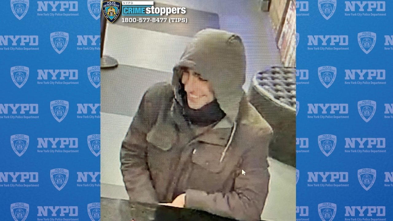 ¿Dejó un mensaje? El asesino del CEO de UnitedHealthcare en Nueva York sigue prófugo y un hallazgo en las balas sorprendió a los investigadores. Imagen: Twitter de NYPD