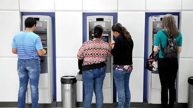 ¿Totalmente bancarizados? Los datos del uso de servicios financieros y las brechas en Costa Rica