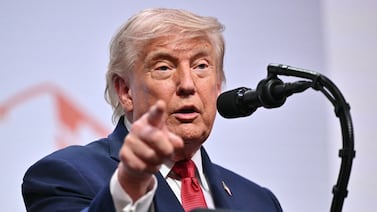 Donald Trump amenaza con aranceles del 100% a países europeos por impuesto digital