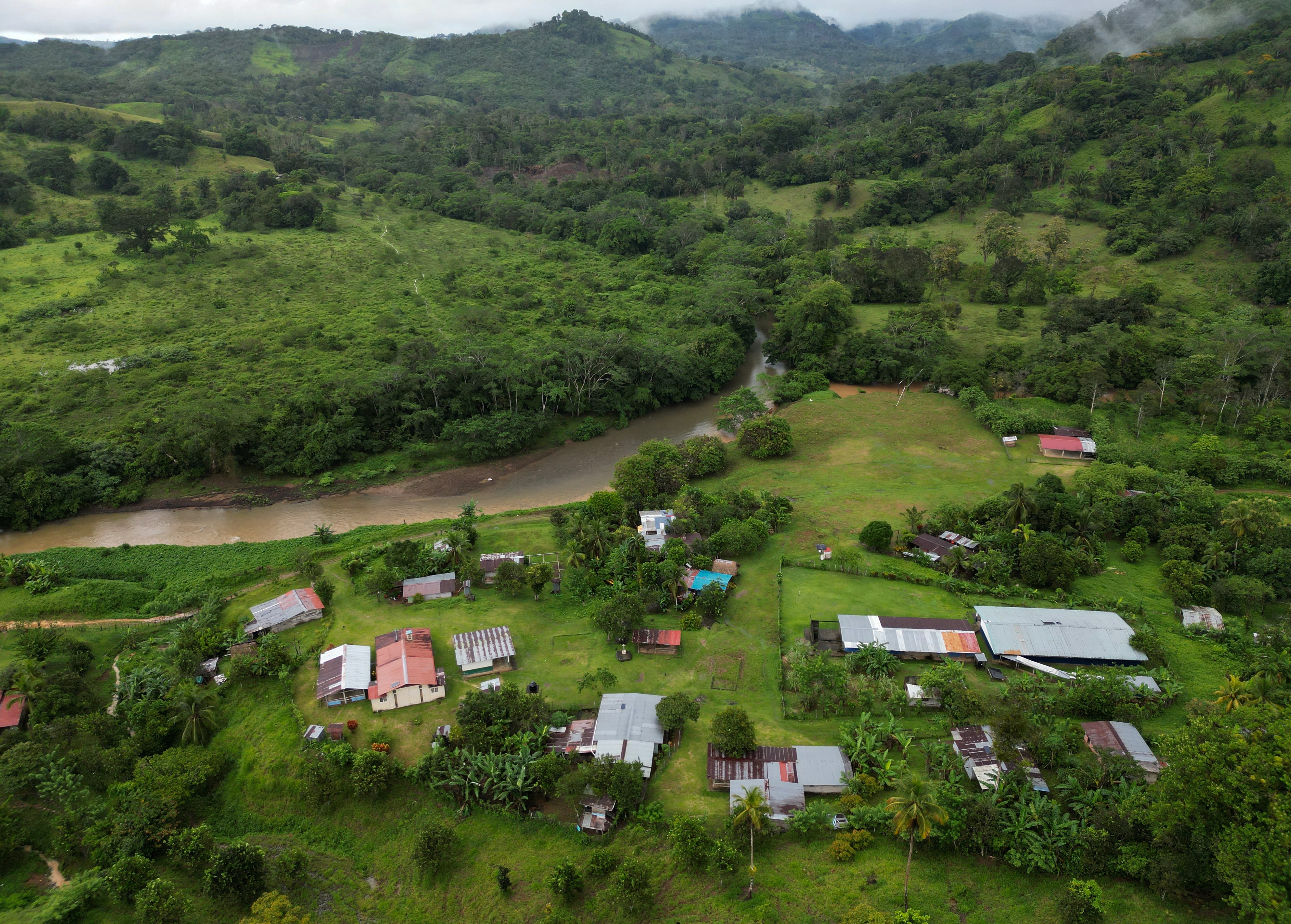 Poblados aledaños al canal de Panamá