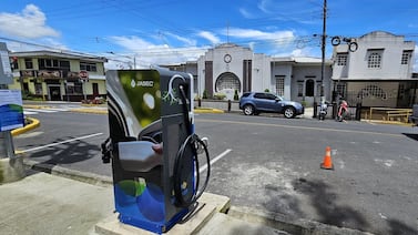 Jasec instala nuevos centros de recarga rápida para vehículos eléctricos en cuatro cantones de Cartago