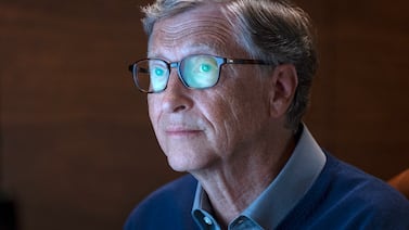 Bill Gates revela cuál es la edad correcta para darle el primer celular a un niño