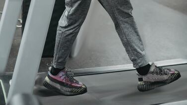 Como el cangrejo: los beneficios del ‘reverse running’