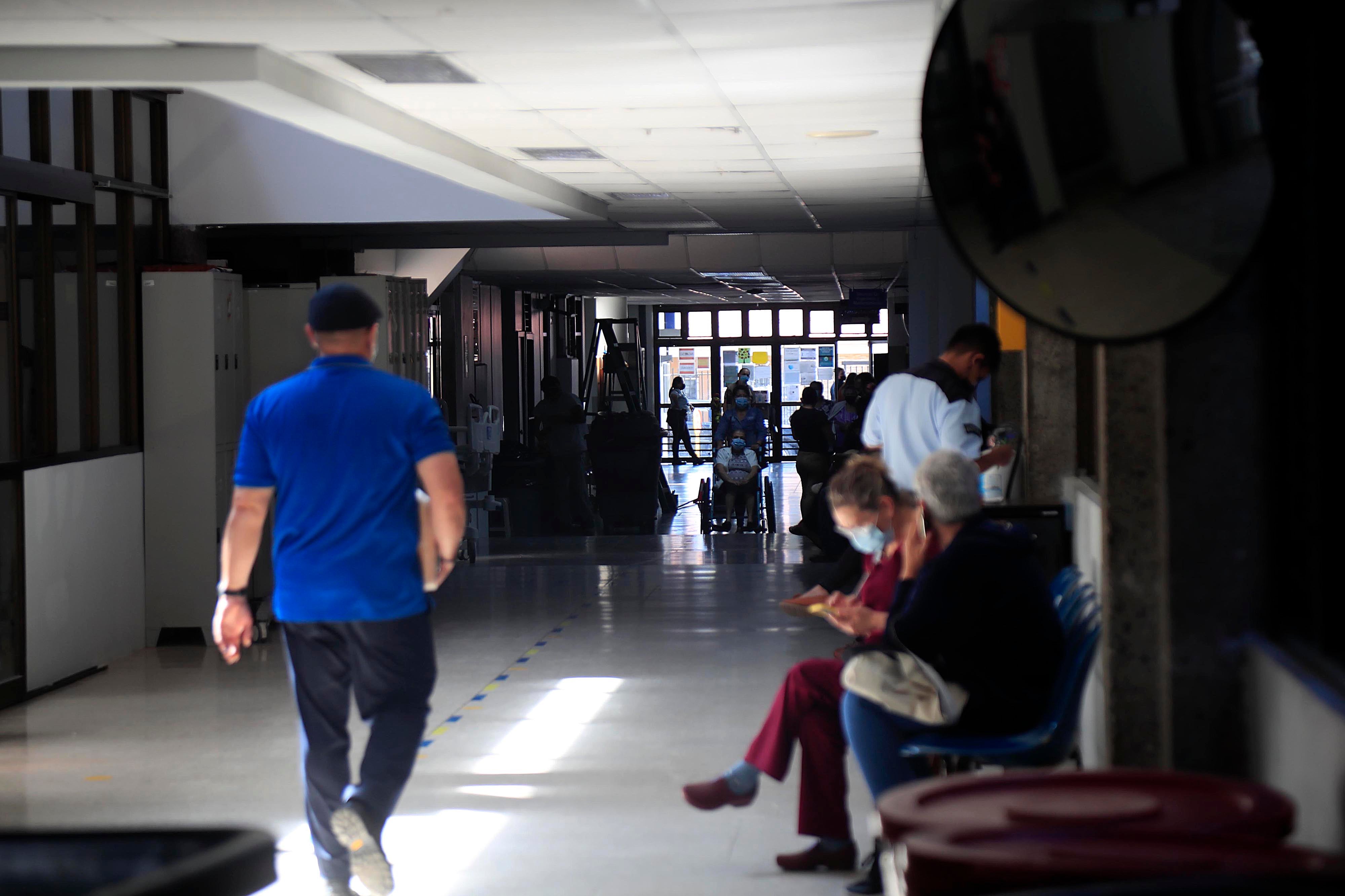19/01/2024 Cartago. En medio de la polémica e incertidumbre por la construcción del nuevo hospital, el Max Peralta sigue funcionando en las viejas instalaciones que evidencian hacinamiento en muchos de sus espacios de atención a pacientes, pero además muchos de sus servicios están distribuidos en instalaciones independientes, en algunos casos alejadas del edificio central.