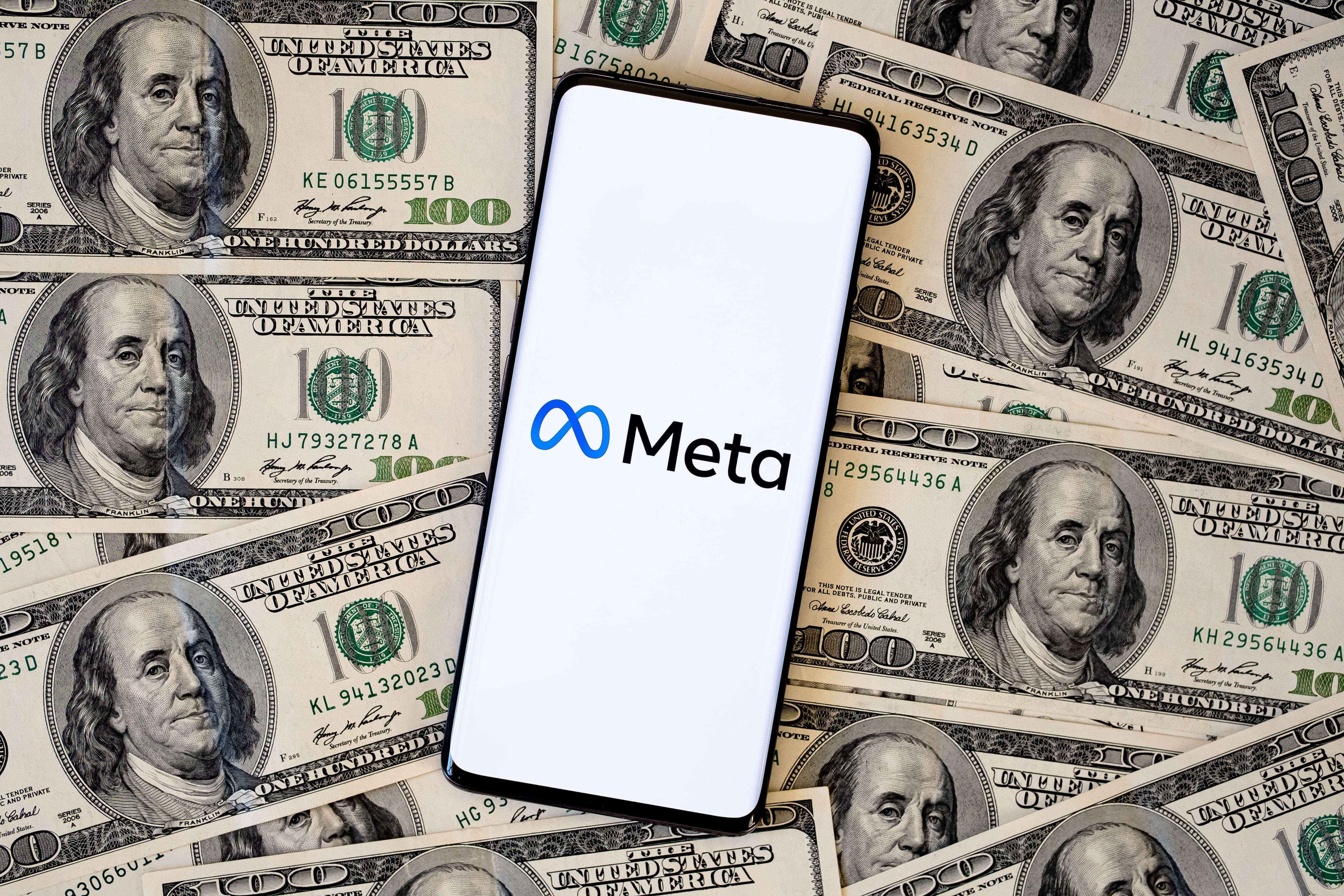 Un regulador noruego impone una multa de casi 100.000 dólares diarios a Meta - Shutterstock - Meta - Facebook