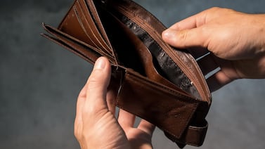 Tener más ingresos es insuficiente para evitar el estrés financiero en Costa Rica: ¿por qué?