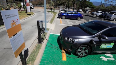 Proyecto abre la puerta para el ingreso de privados en el negocio de carga de vehículos eléctricos: vea qué propone