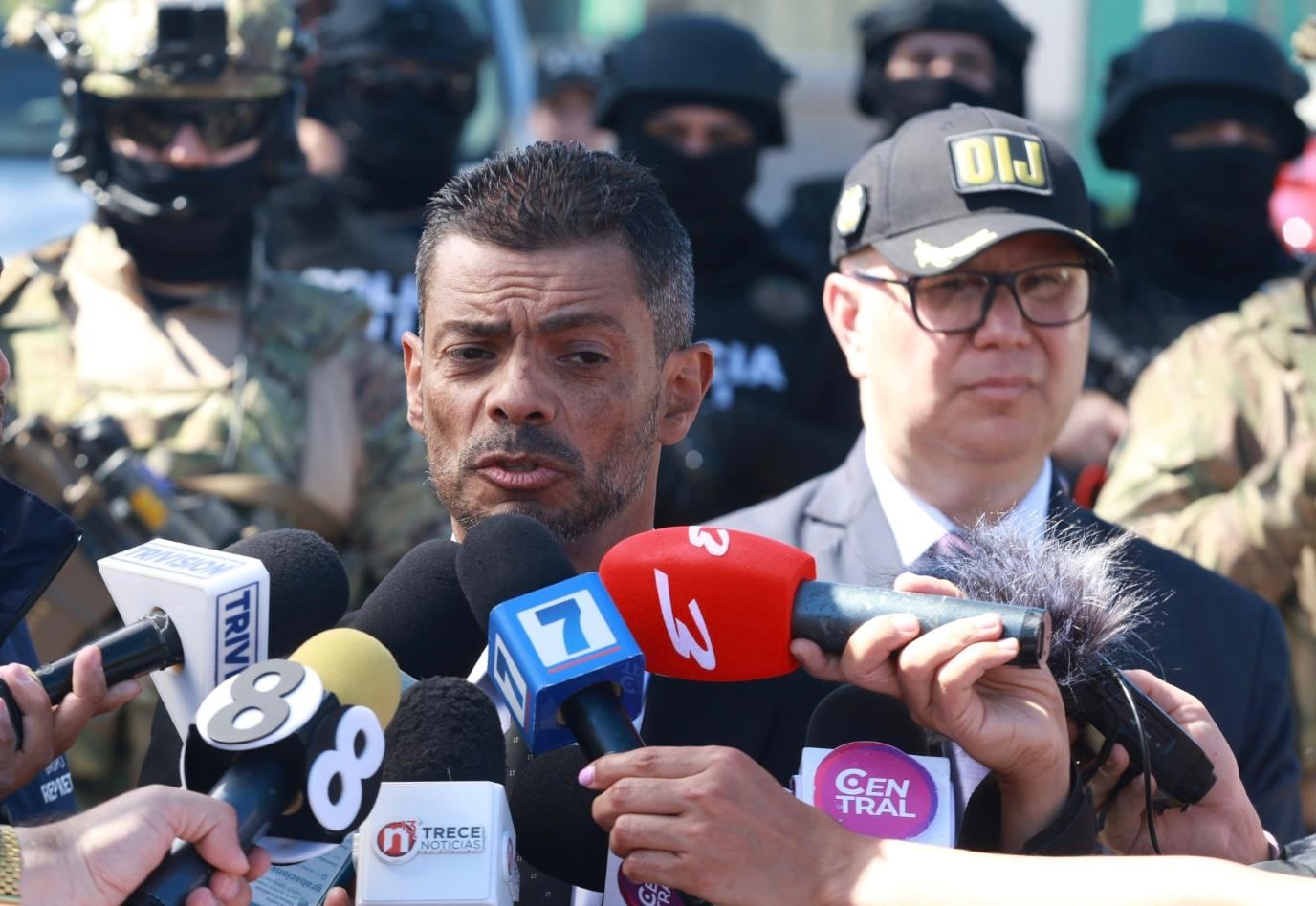 Conferencia de prensa de Carlo Díaz y Michael Soto tras la salida de Celso Gamboa y Edwin López, alias Pecho de rata, hacia Estados Unidos.