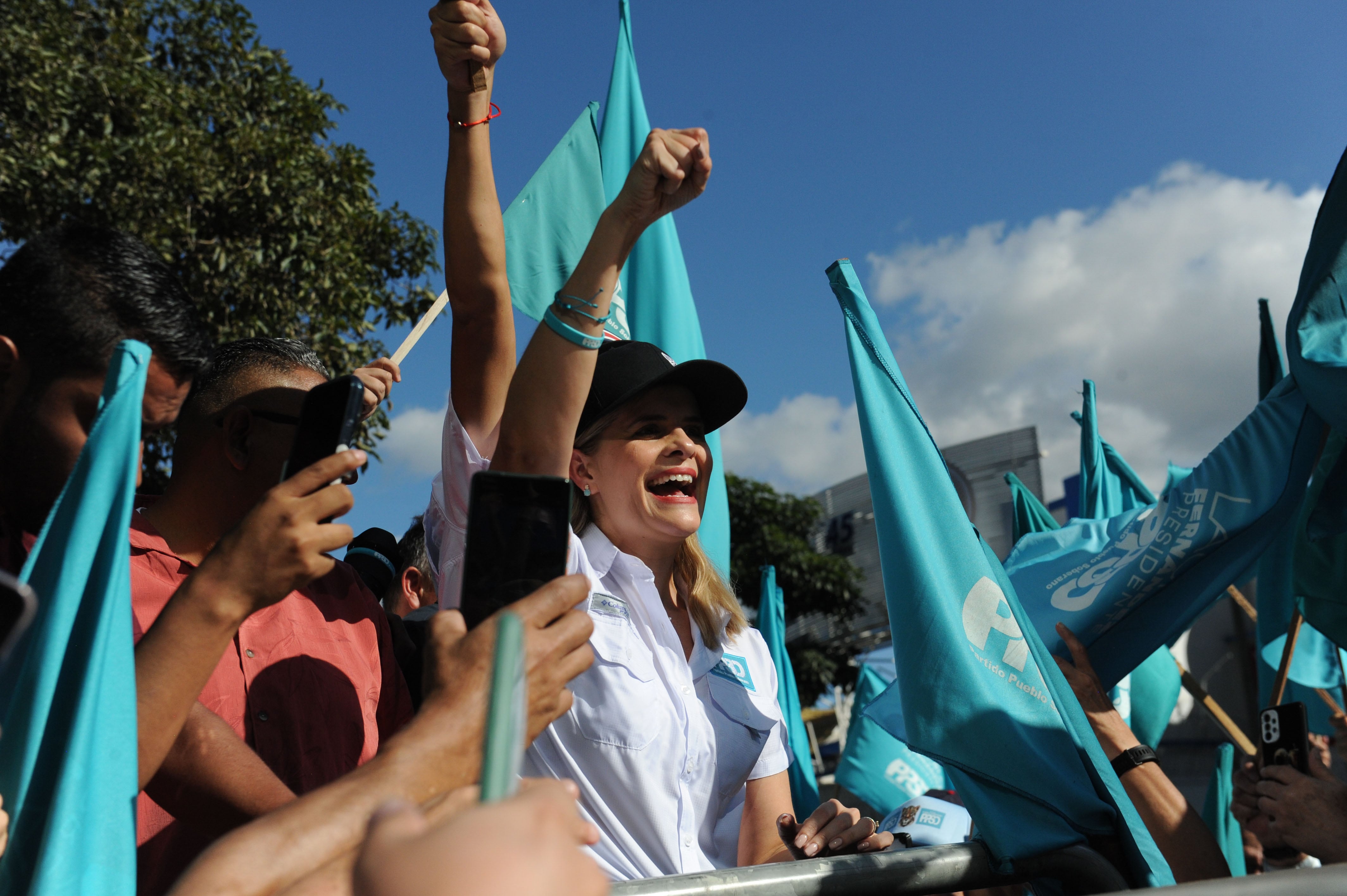 Caravana Laura Fernández