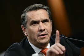 Exabogado personal de Trump es confirmado como fiscal general de Estados Unidos